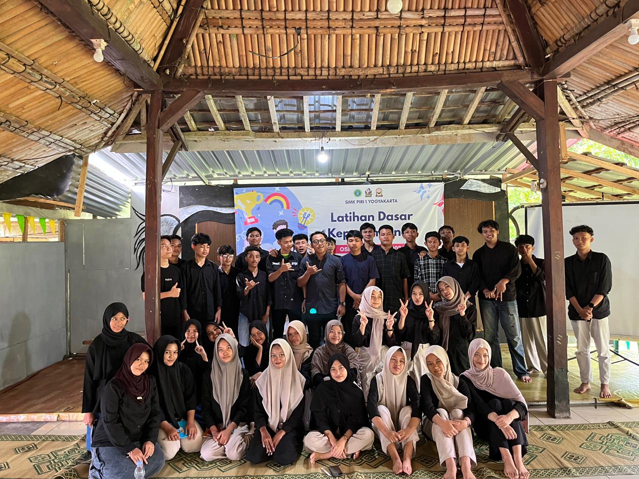 Gambar Artikel LDK OSIS 2025. “Membentuk Pemimpin Berintegritas dan Visioner OSIS SMK PIRI 1 Yogyakarta yang Unggul”
